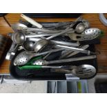 Mixed utensils & 6 trays