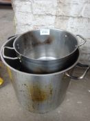 2 large cooking pots