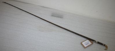 Side saddle whip with horn hook handpart