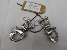 Pair of stainless steel quick release shackles - carries VAT