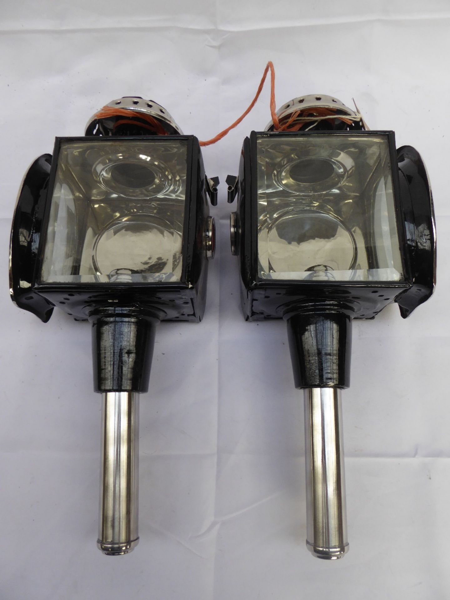 Pair of whitemetal carriage lamps with horseshoe front; - Image 2 of 2