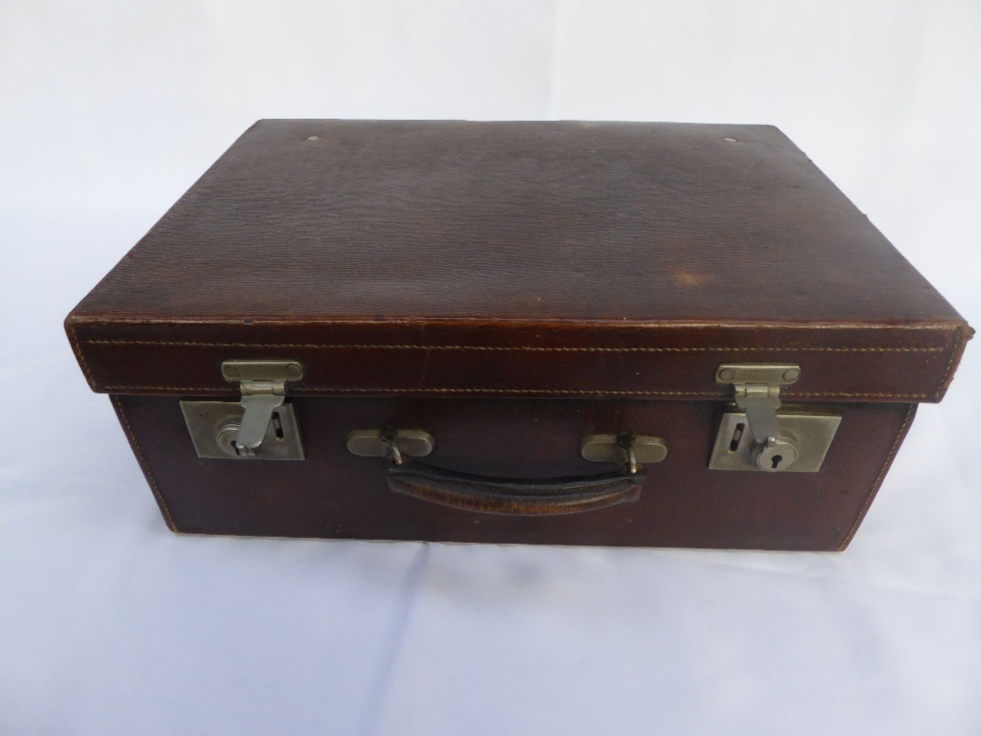 A Victorian brown leather vanity case with green fabric interior and contents - Image 4 of 13