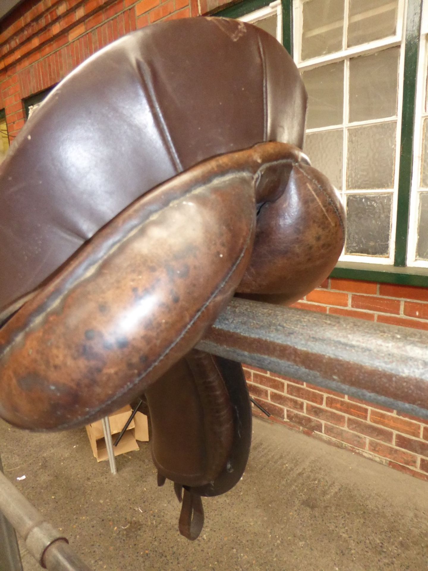 Brown leather saddle to suit 12.2 to 13.2hh, 17" - Image 2 of 5