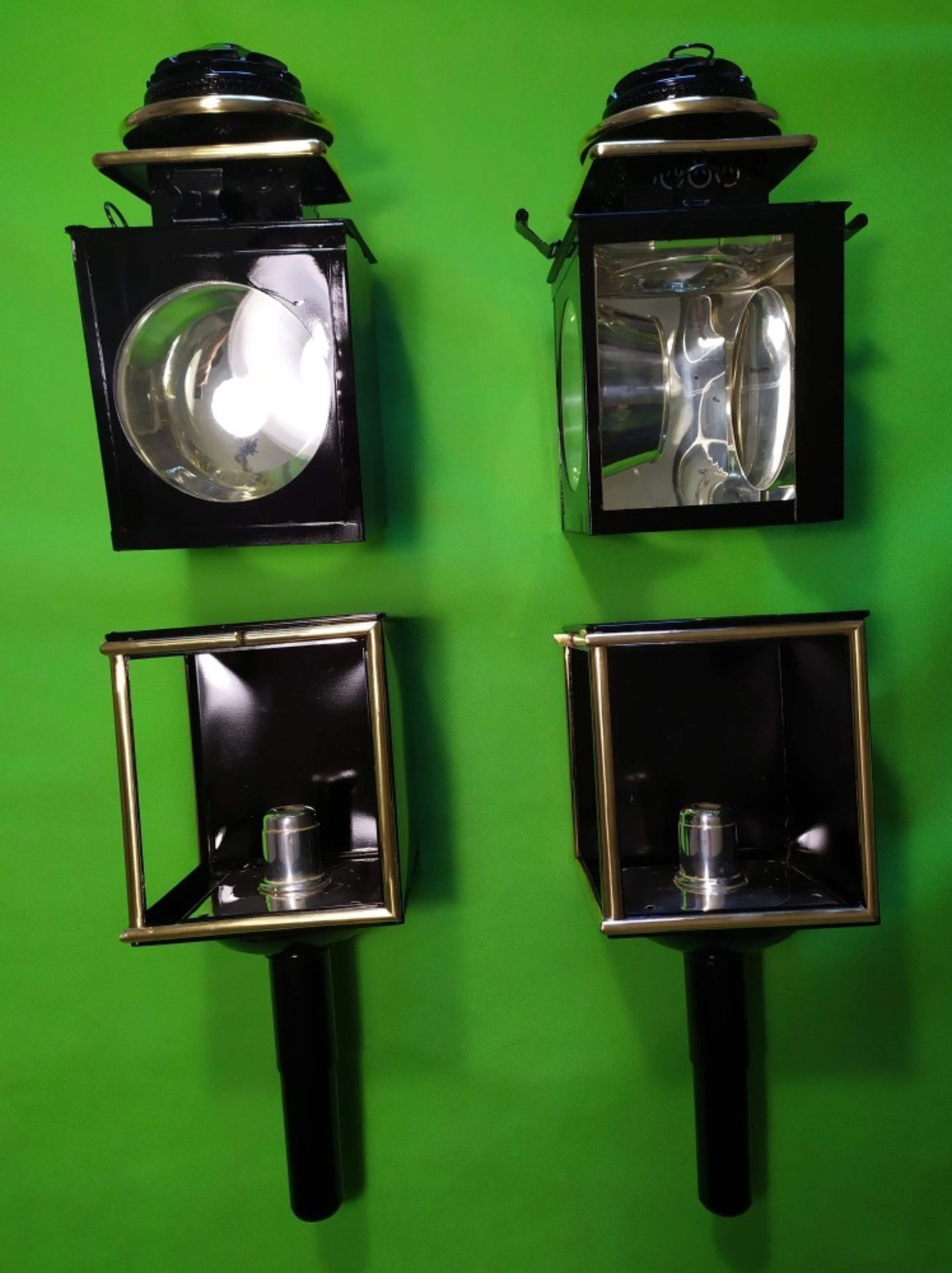 Pair of new black/brass Coach lamps with silvered interiors measuring 54cms long. - Image 4 of 5