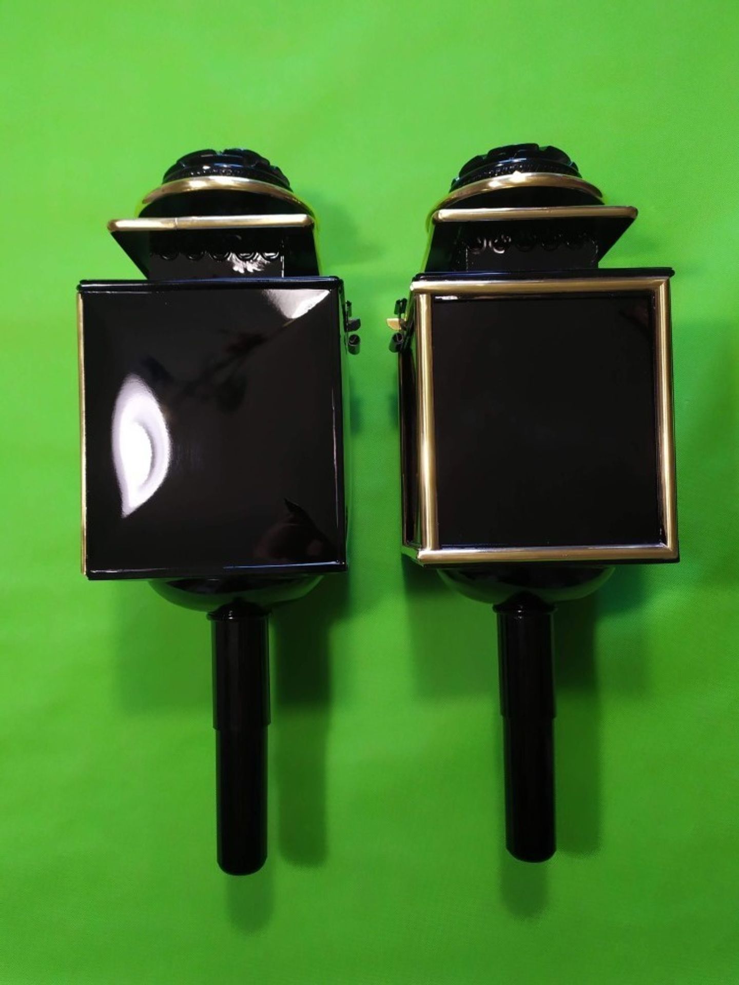 Pair of new black/brass Coach lamps with silvered interiors measuring 54cms long. - Image 3 of 5