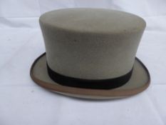 Large grey top hat, size 7 3/4