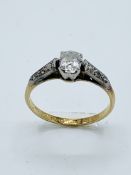 18ct gold, platinum and diamond engagement ring, size L 1/2 to M, central diamond about .25ct