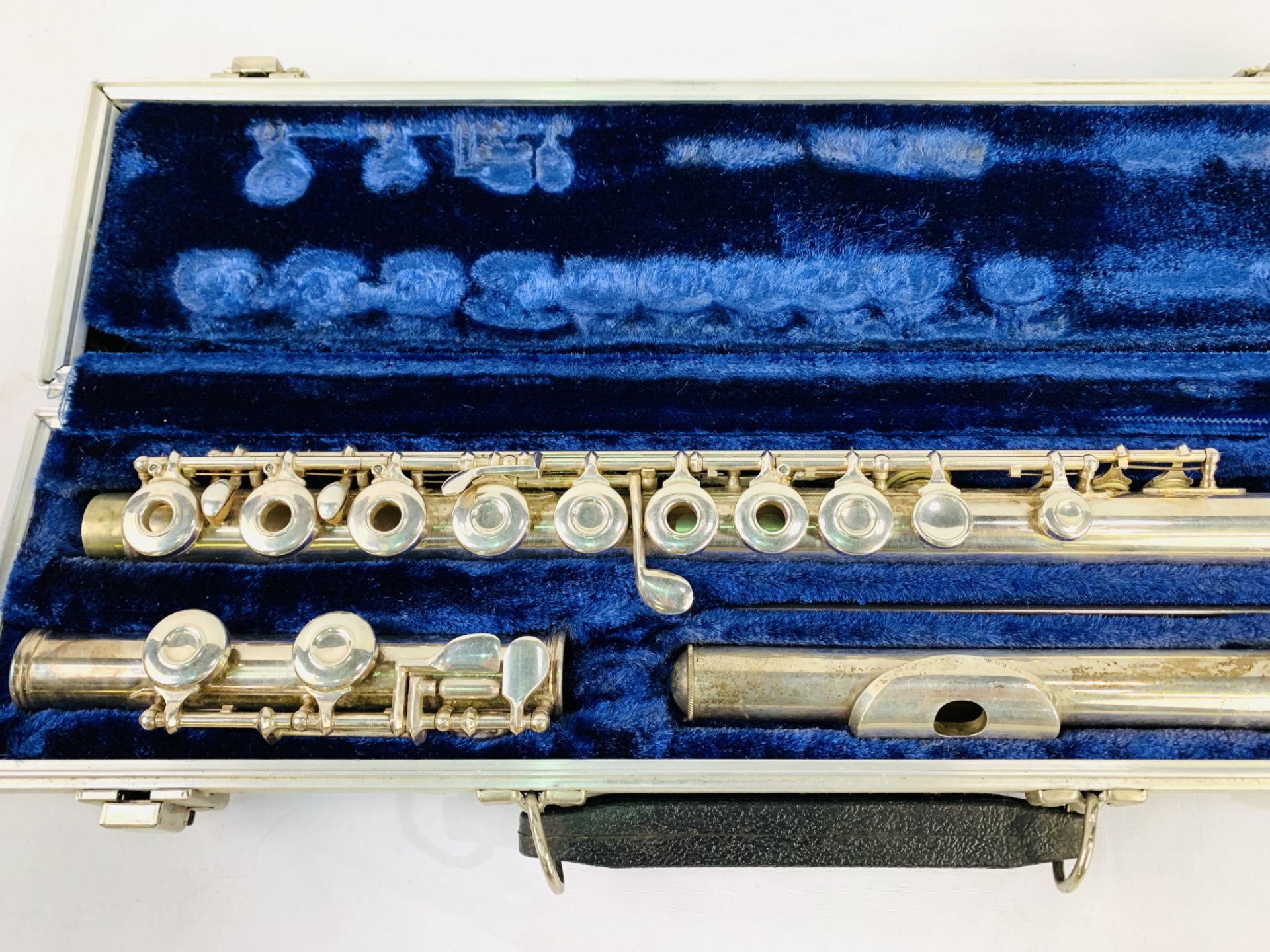 Gemeinhardt white metal flute, serial number 308146, in a hard case. - Image 3 of 3