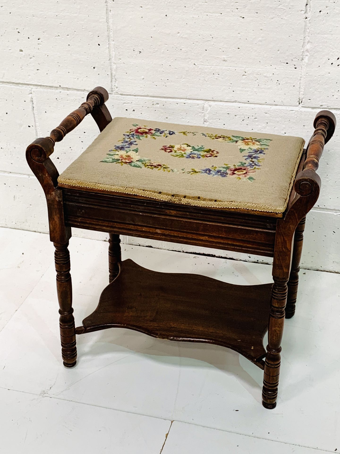 Oak framed stool with tapestry upholstered lifting seat and shelf beneath. - Image 2 of 4