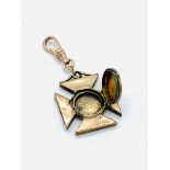 9ct gold Maltese cross style pendant/locket.