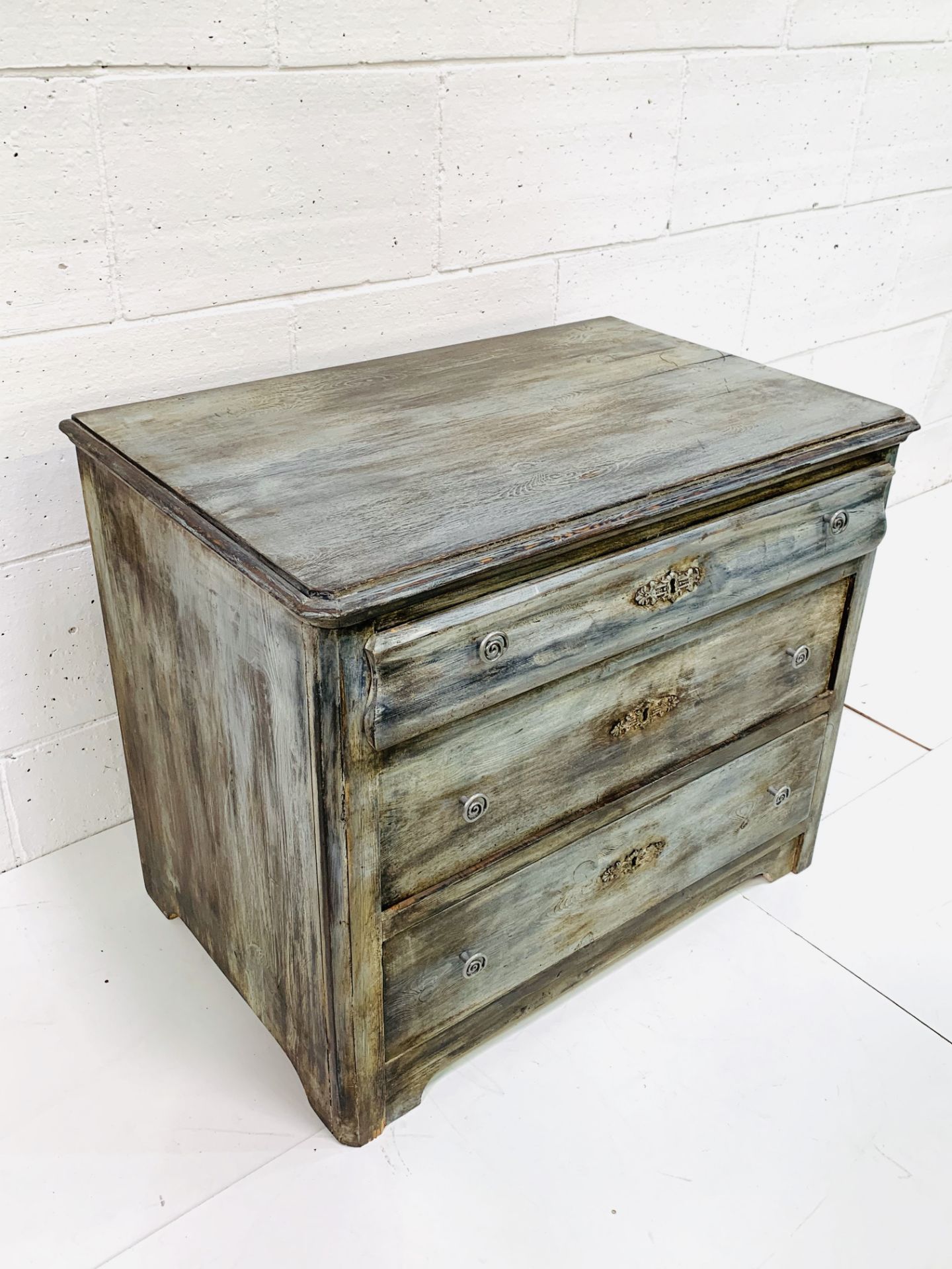 Painted antique pine chest of three graduated drawers. - Image 2 of 4
