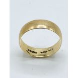 9ct gold band, size 4