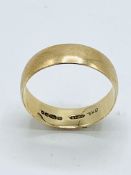 9ct gold band, size 4