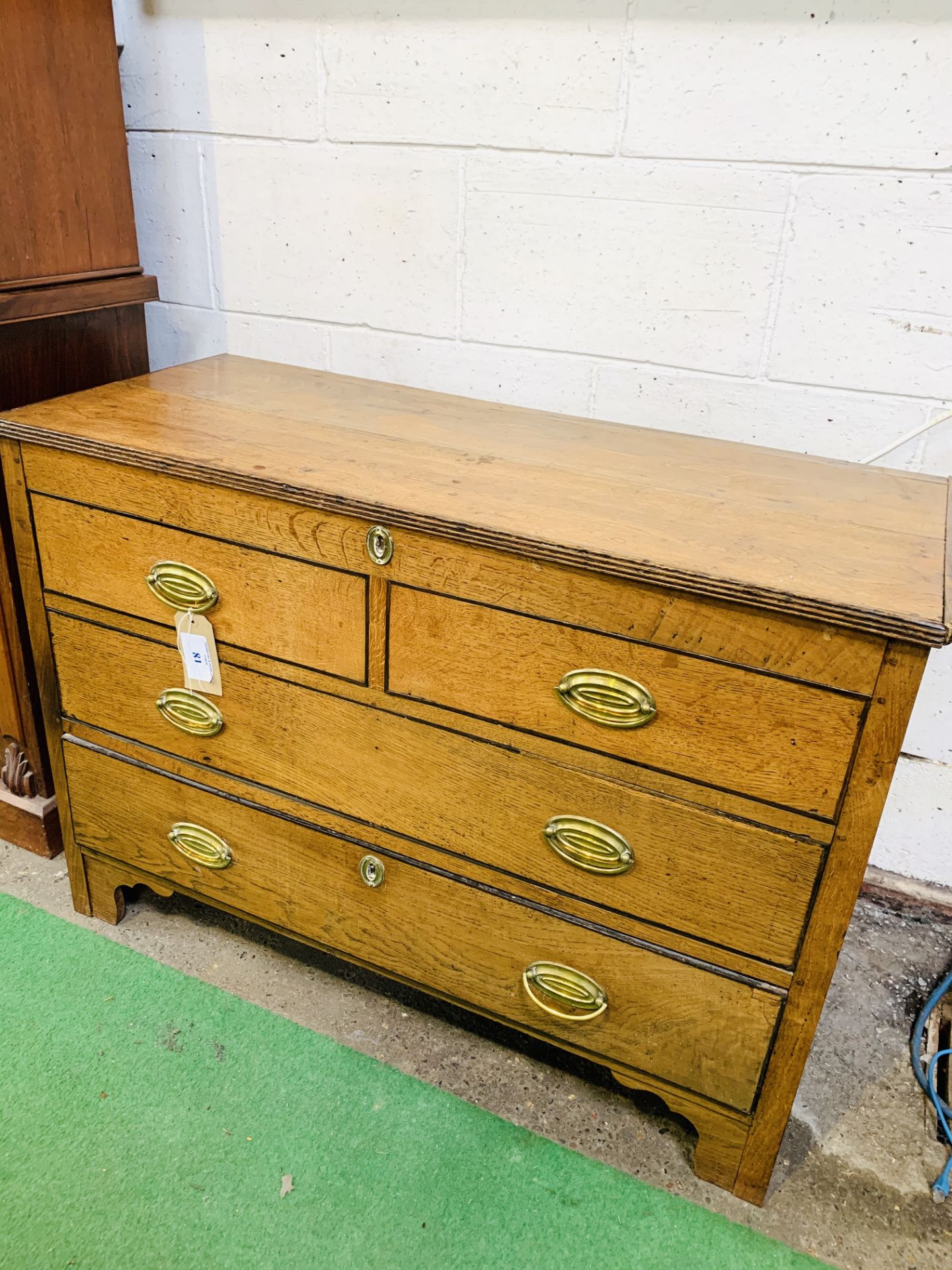 Oak former chest of 2 over 2 drawers converted to a cabinet with lifting lid - Image 2 of 5