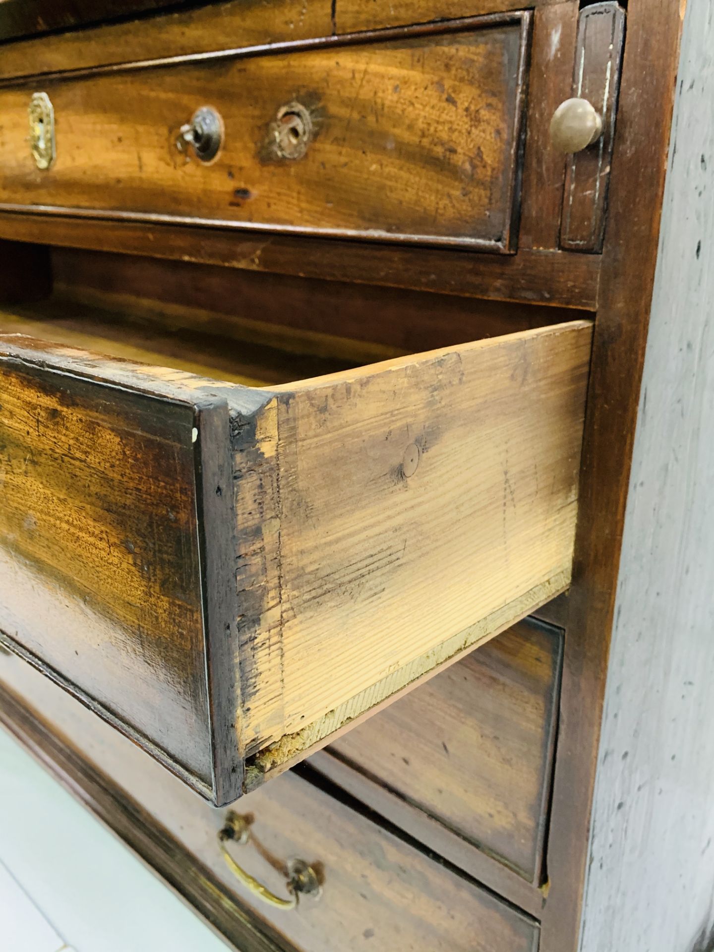 Georgian mahogany bureau with inlay to front. - Bild 6 aus 7