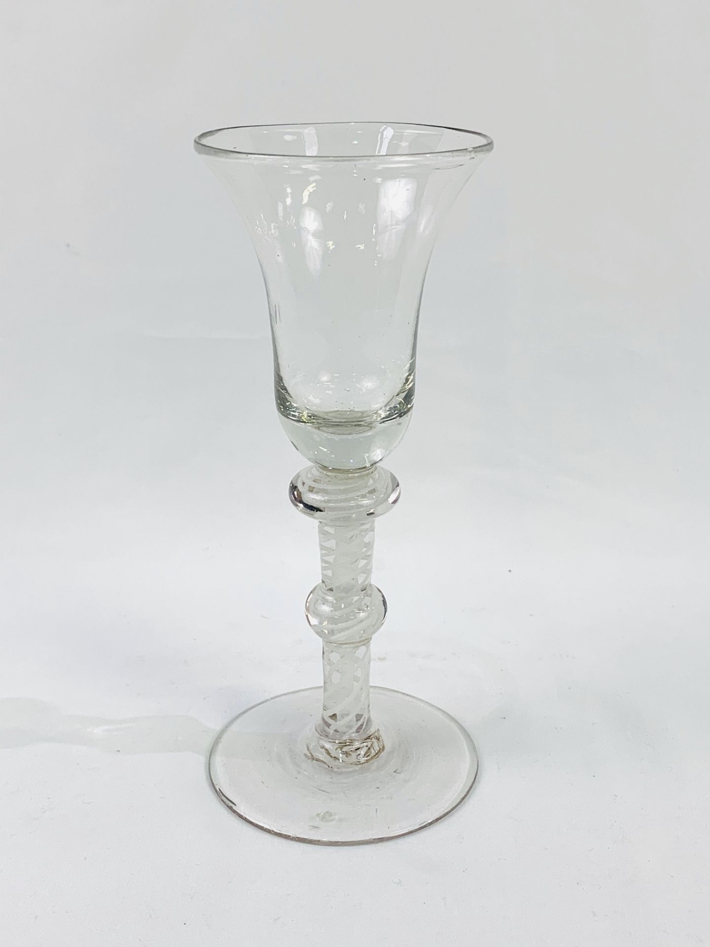 An 18th Century Georgian English wine glass - Image 2 of 2