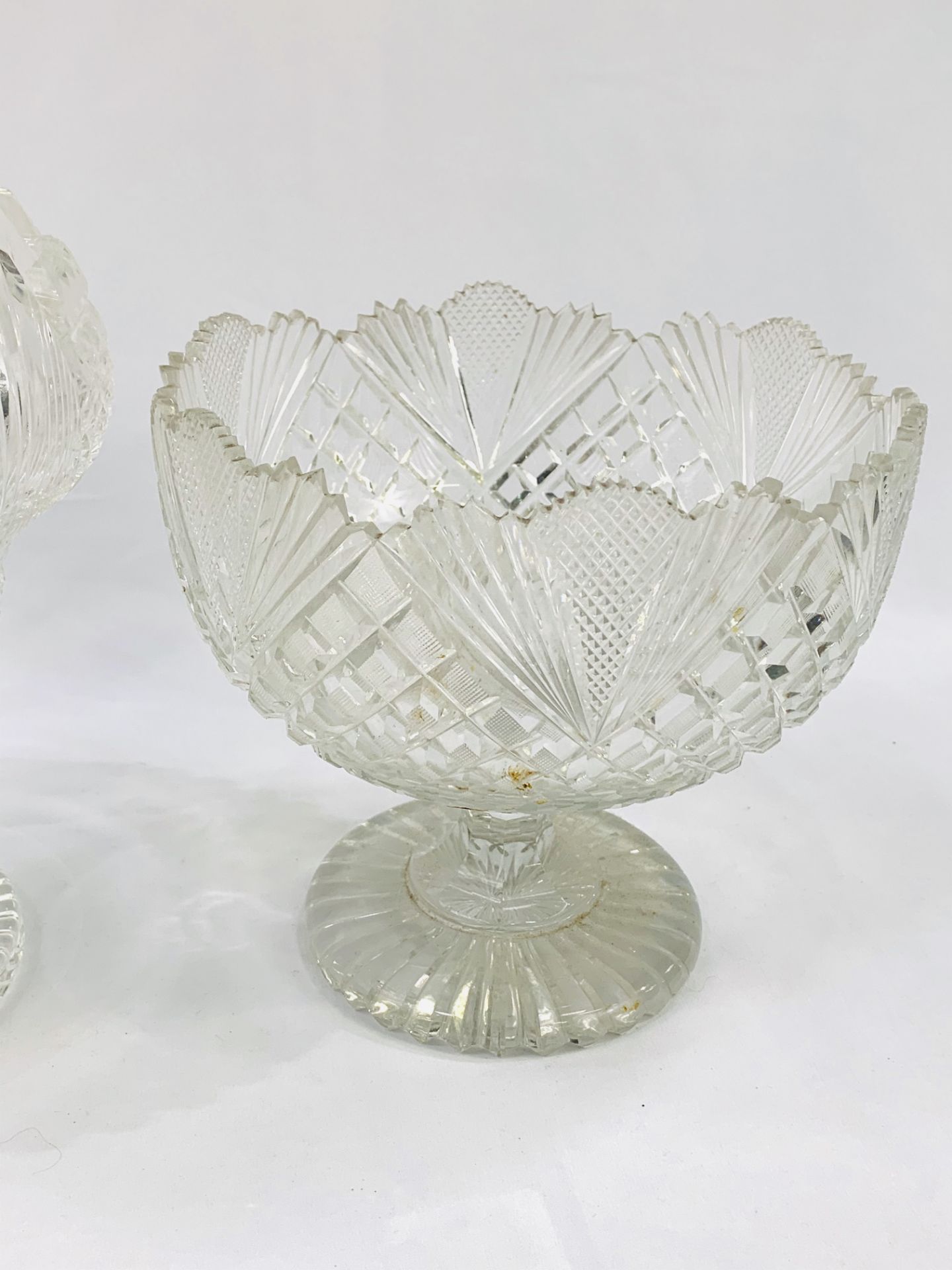 Two cut glass fruit bowls. - Image 3 of 3