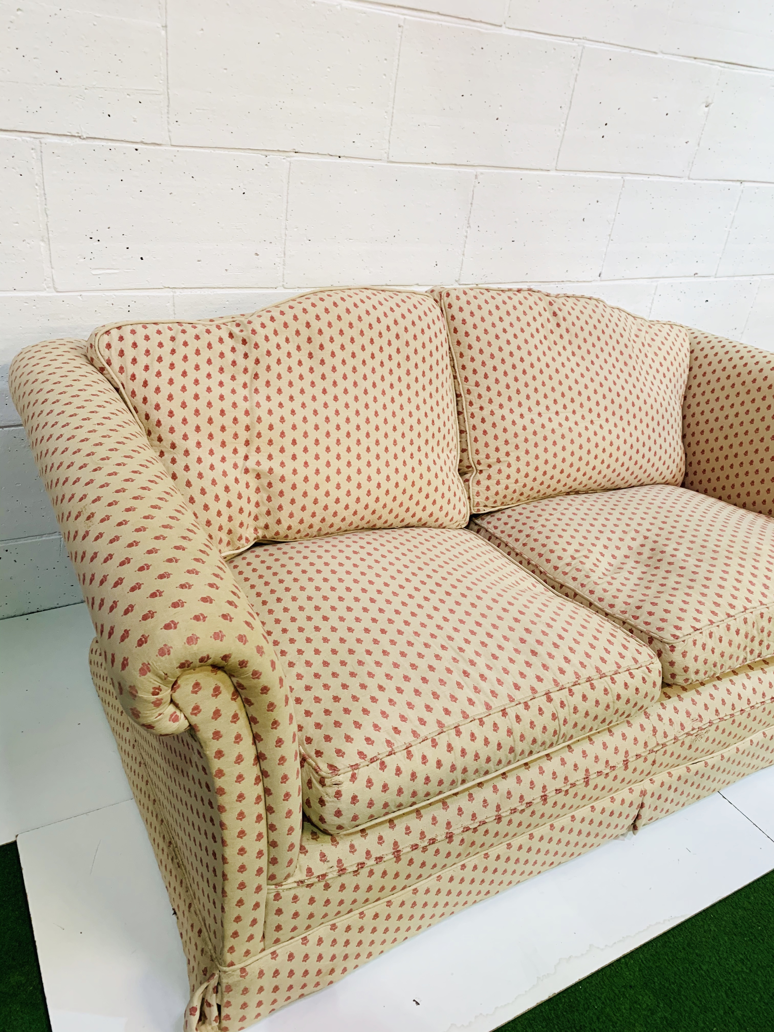 Cream and pink upholstered sofa withfeather-filled cushions. - Image 2 of 4