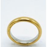 22ct gold and platinum band, size O1/2 to P