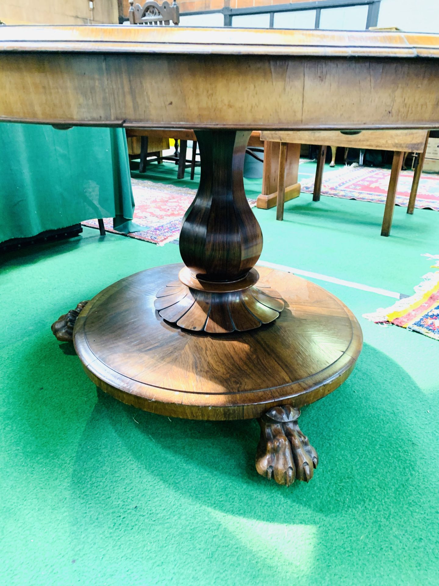 Rosewood circular tilt top table on substantial rosewood pedestal - Image 3 of 5