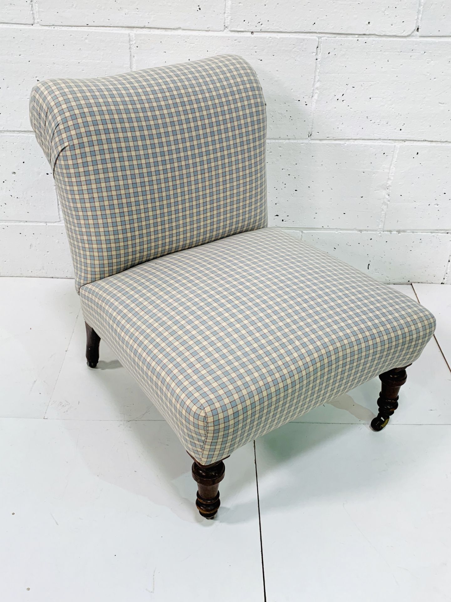 Victorian check fabric upholstered nursing chair on ceramic casters. - Image 2 of 3