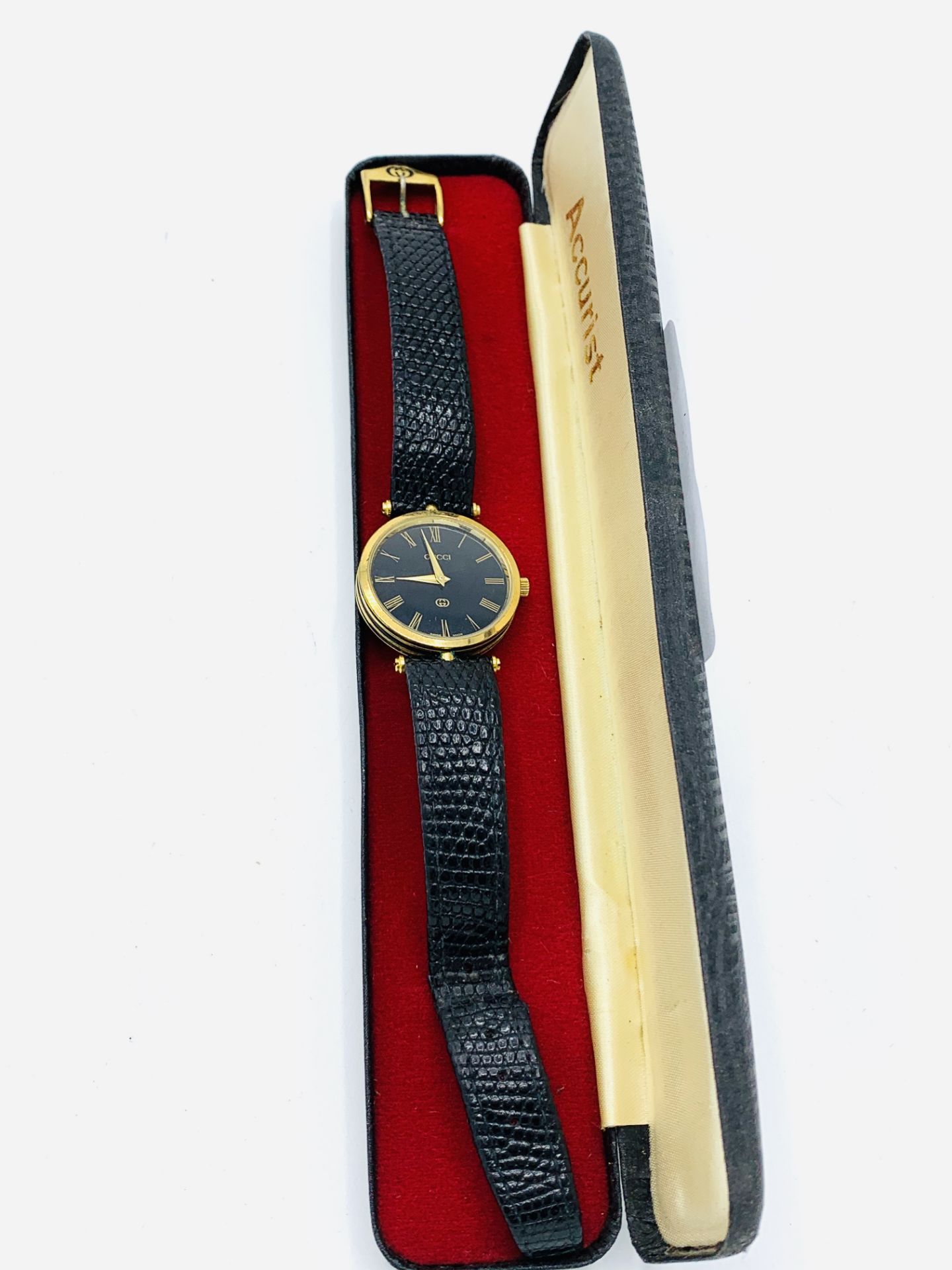 Gucci gold plated and black wrist watch with original strap - Image 4 of 5