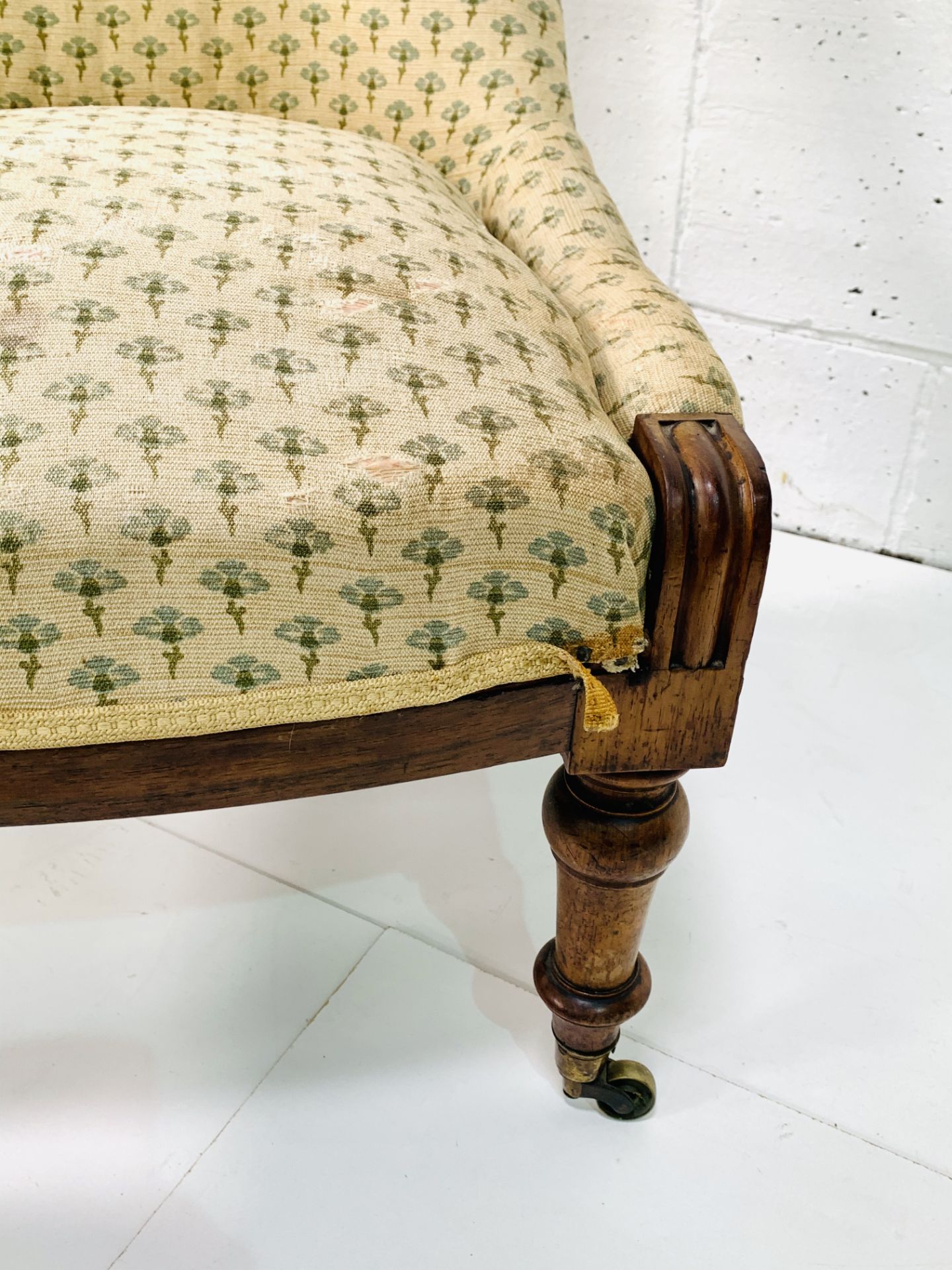 Victorian lady's drawing room chair with button back upholstery, - Image 5 of 5