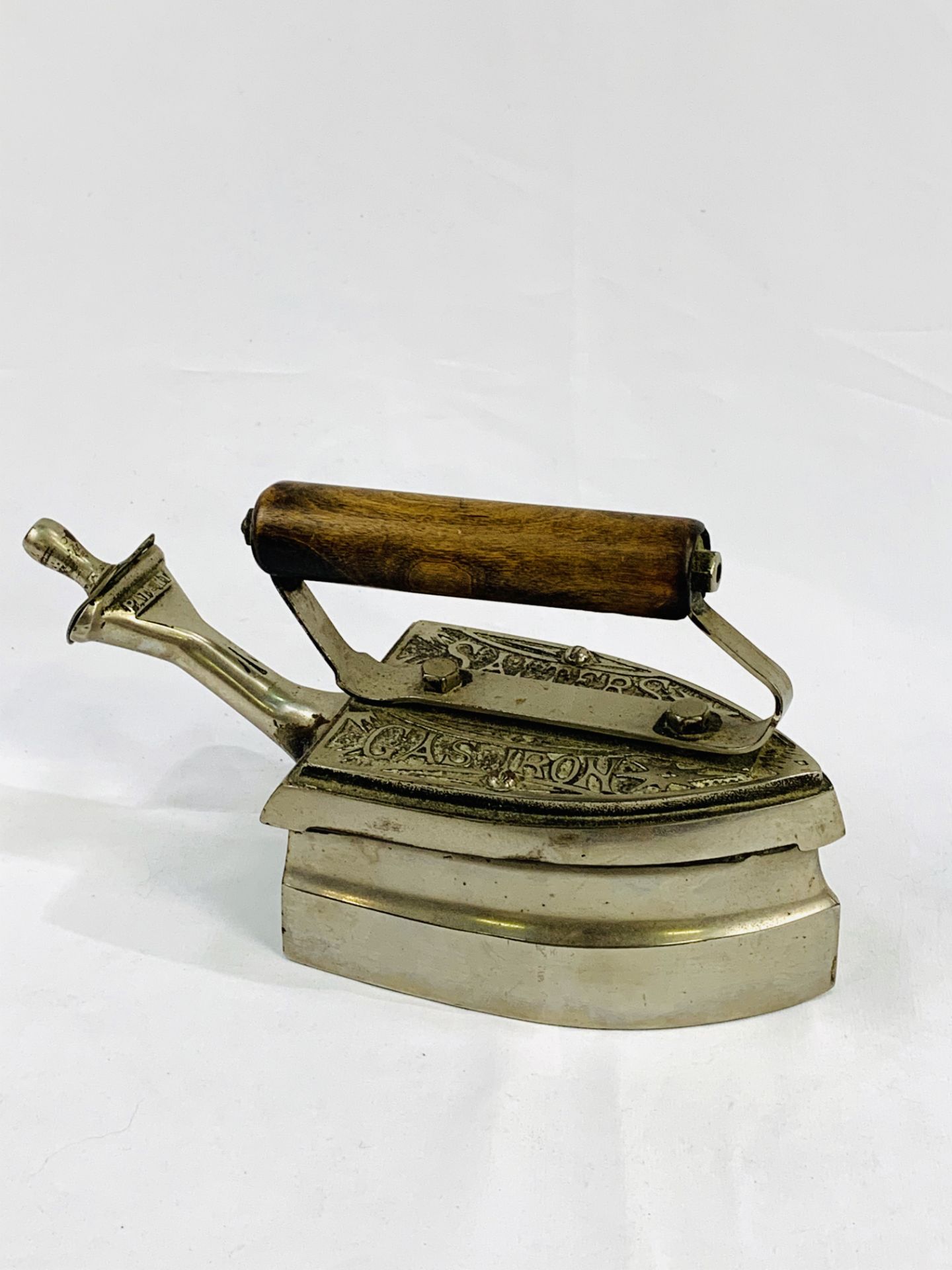 Salters gas iron; seven cut throat razors and a pair of strap on ice skates. - Image 3 of 3