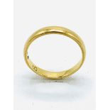 22ct gold band, size