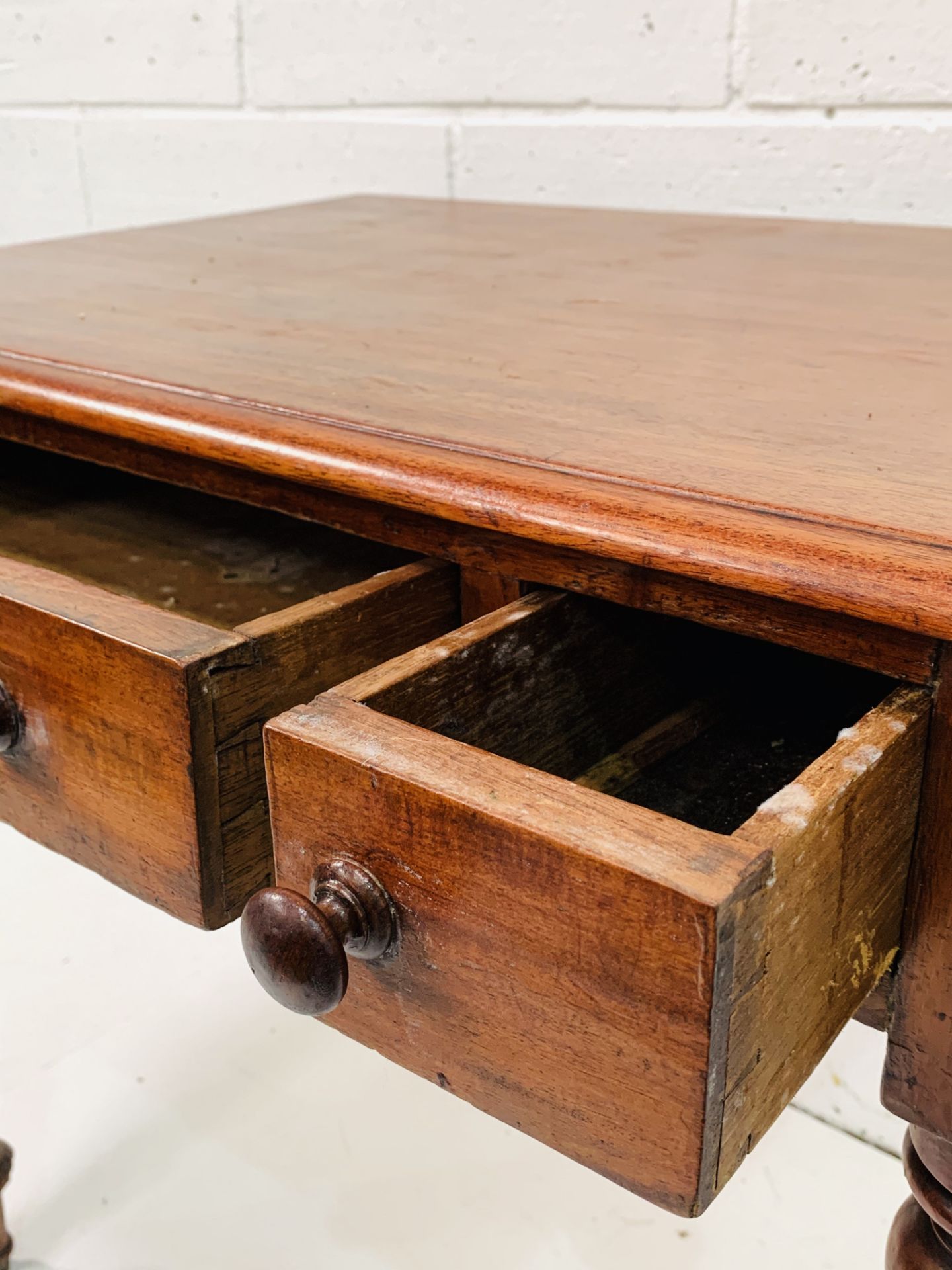 Mahogany side table with two frieze drawers. - Image 4 of 7