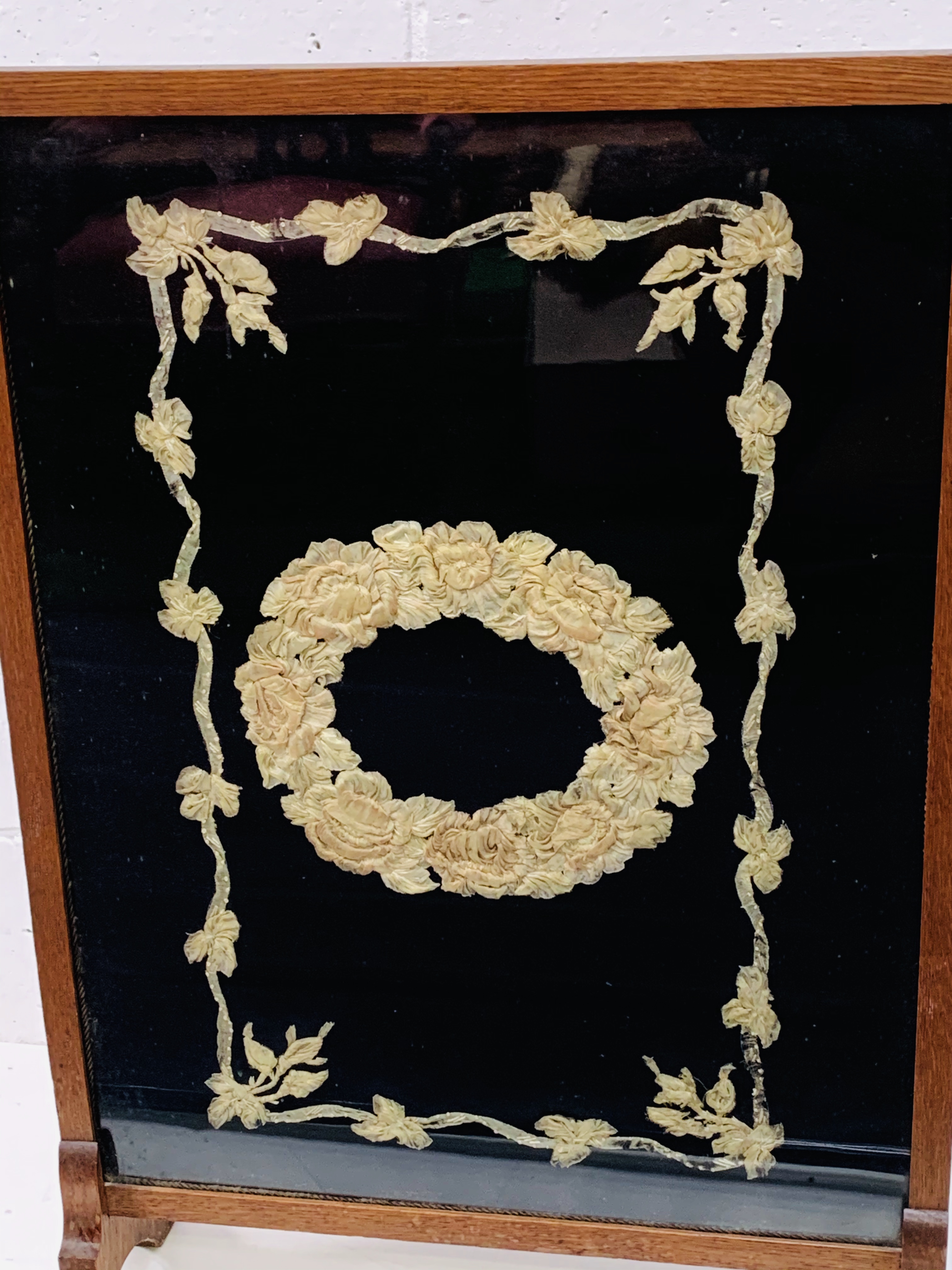 Oak framed fire screen with silk decoration behind perspex. - Image 2 of 3