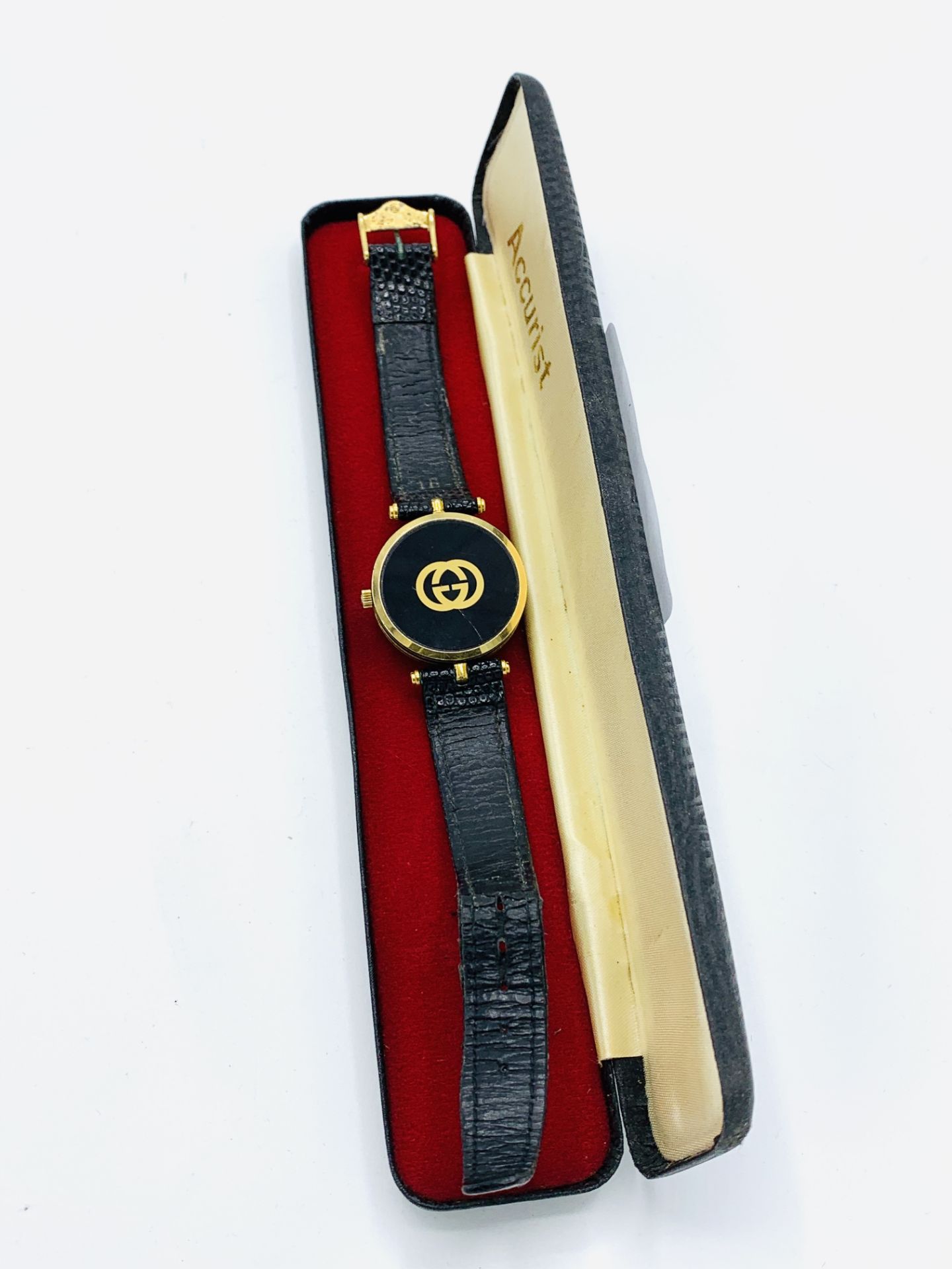 Gucci gold plated and black wrist watch with original strap - Image 5 of 5