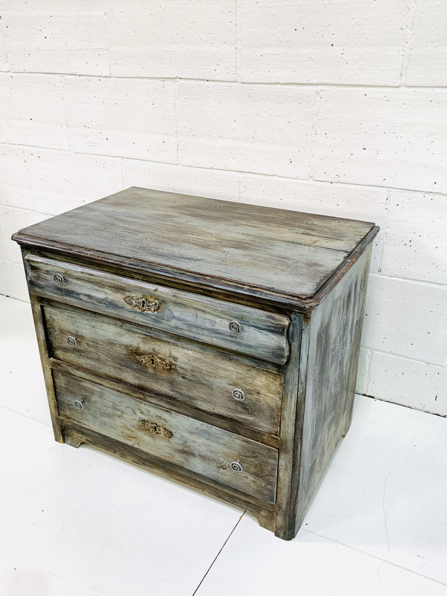 Painted antique pine chest of three graduated drawers. - Image 3 of 4