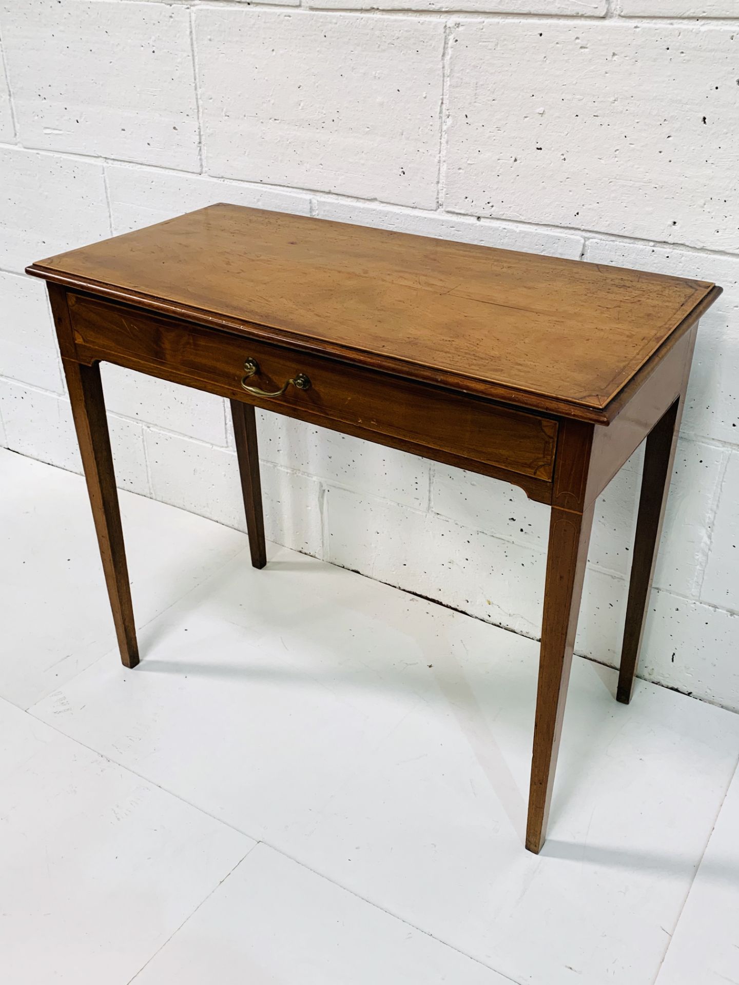 Mahogany small table with shell inlaid, frieze drawer on tapered legs. - Image 5 of 6