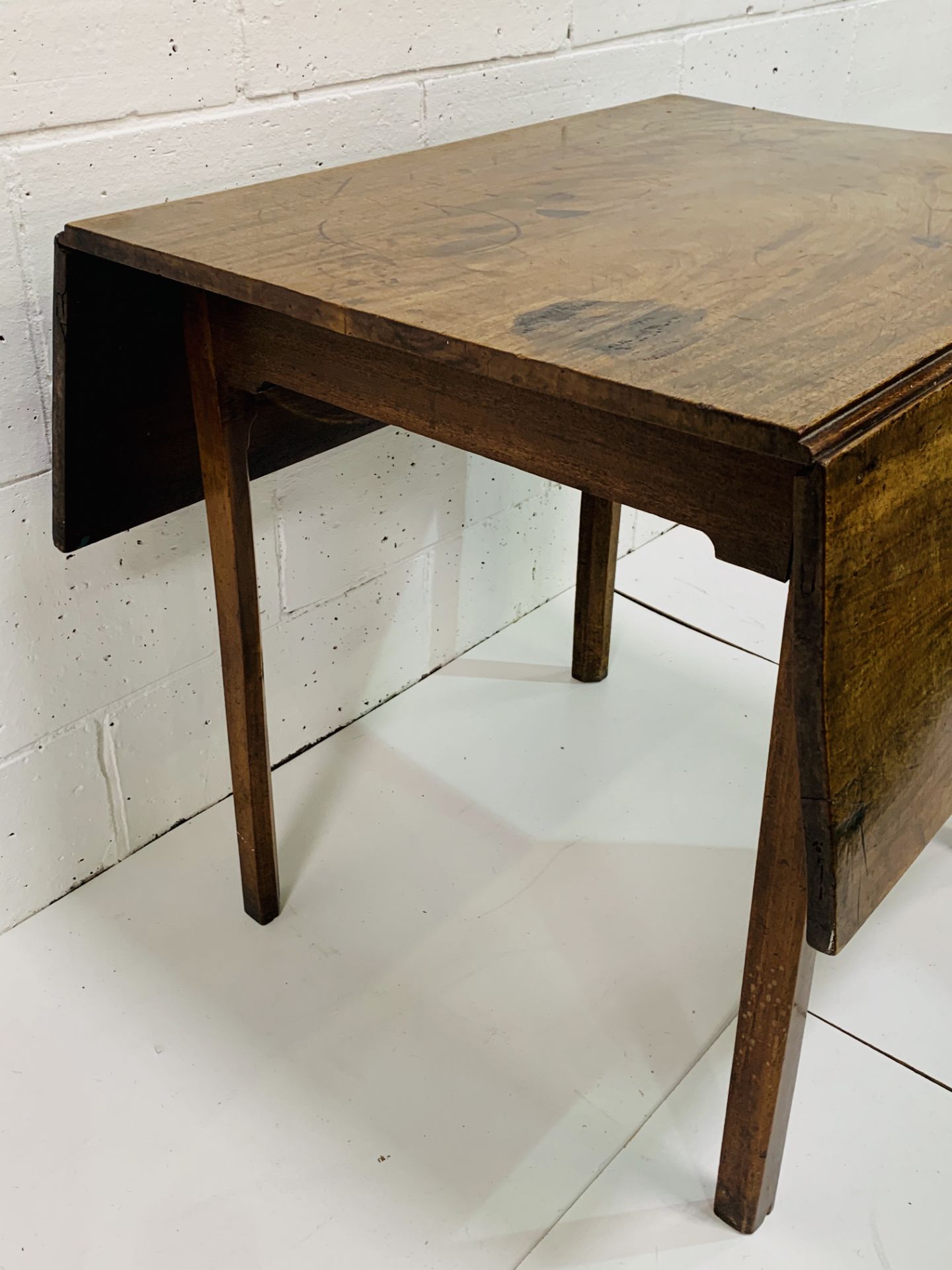 Late 18th Century mahogany drop leaf table, with end drawer. - Image 3 of 4