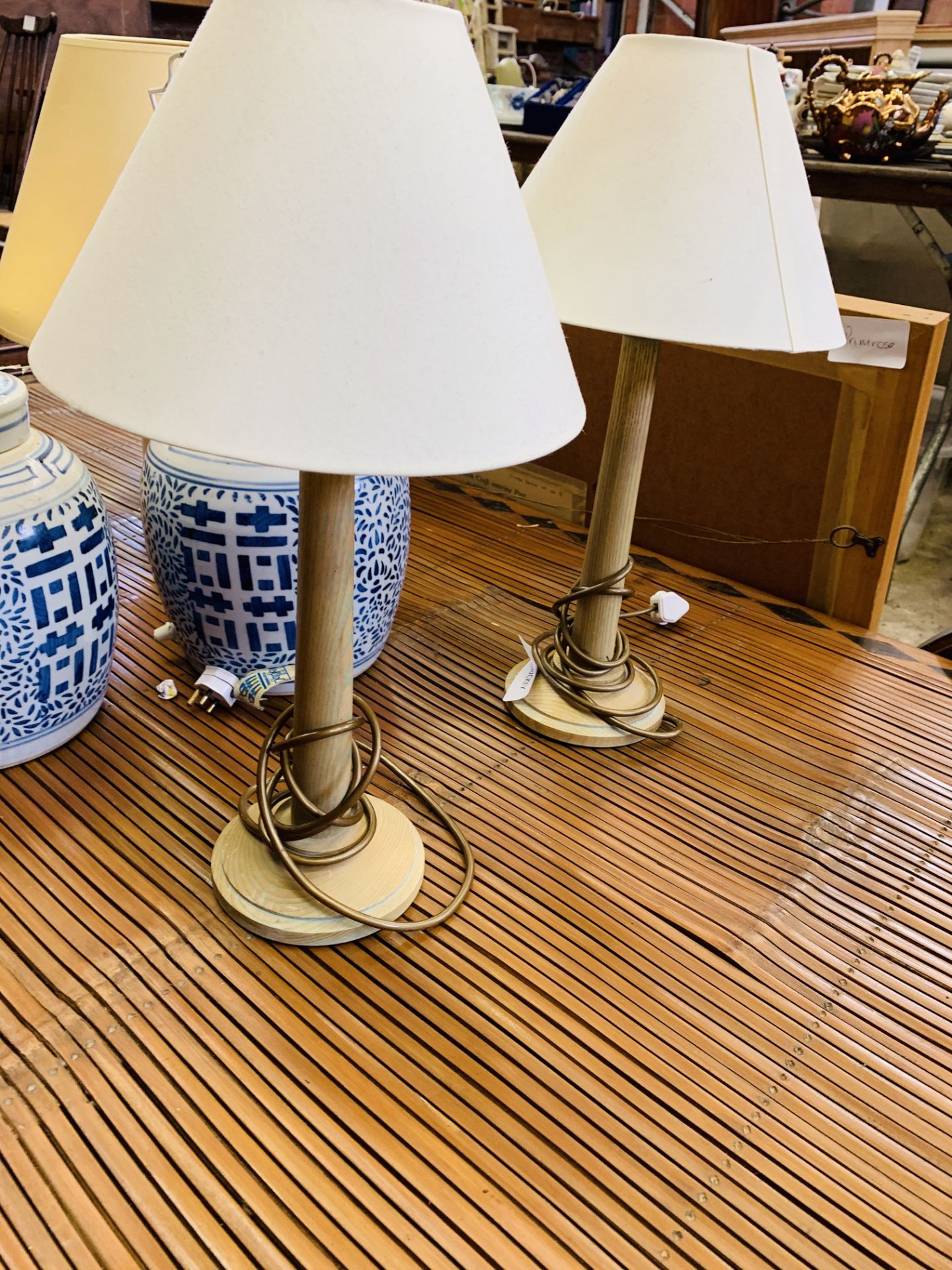 Three pairs of table lamps. - Image 2 of 2