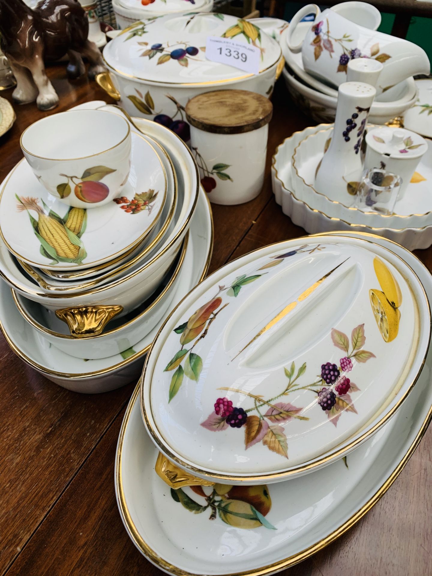 Approximately 20 pieces of Royal Worcester 'Evesham'. - Image 2 of 4