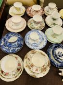 Quantity of decorative china.