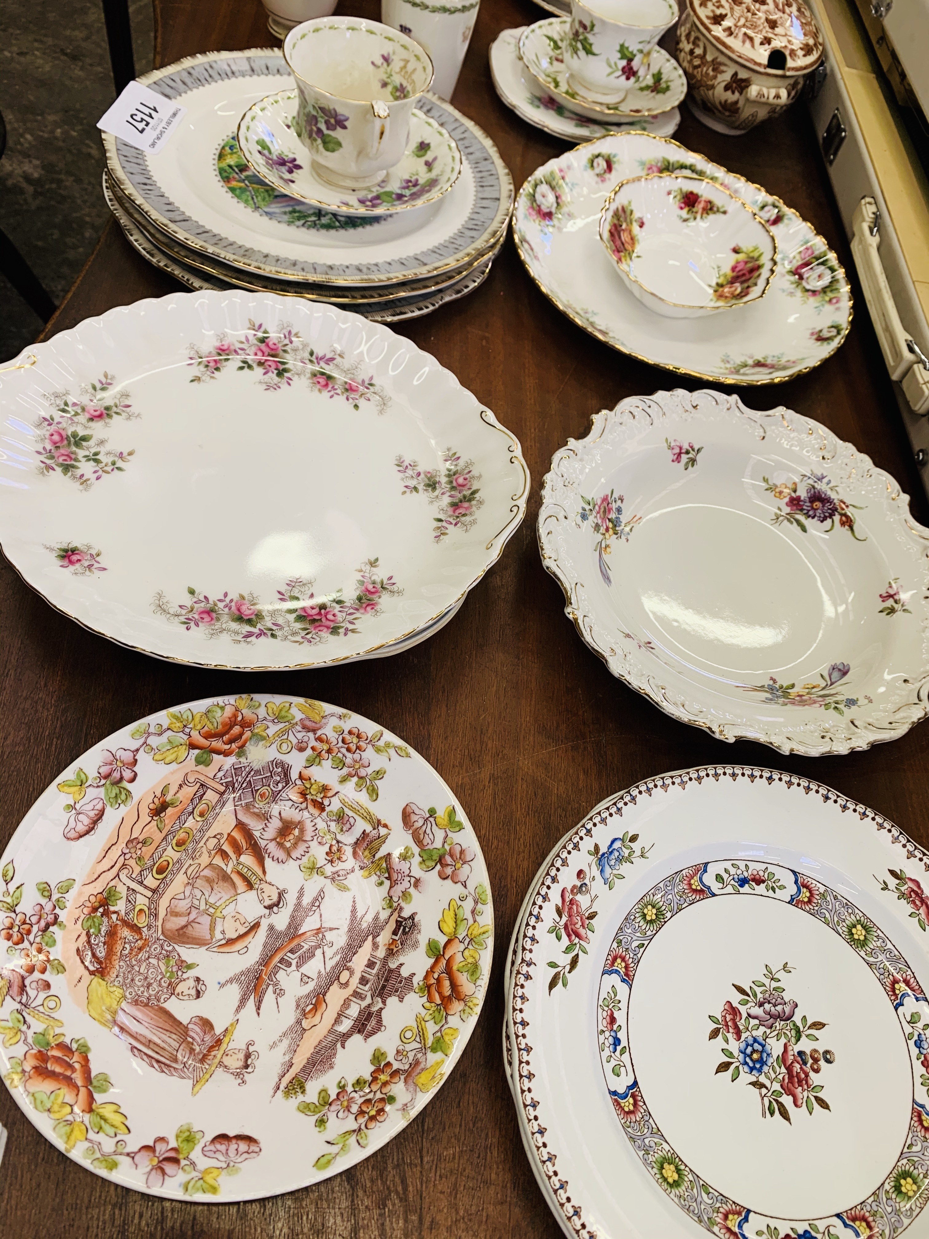 Quantity of decorative china. - Image 2 of 2