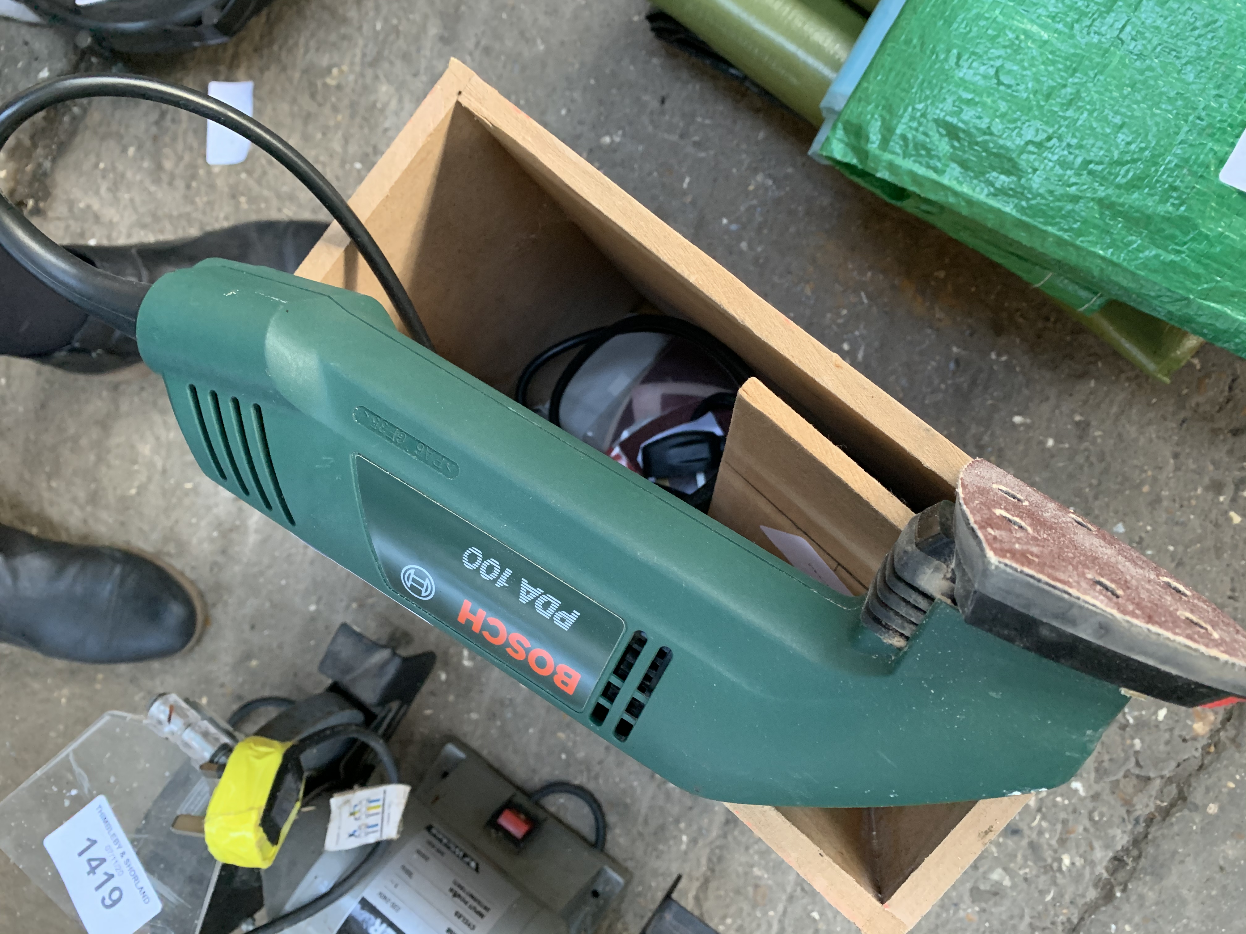 Bosch BDA100 sander.