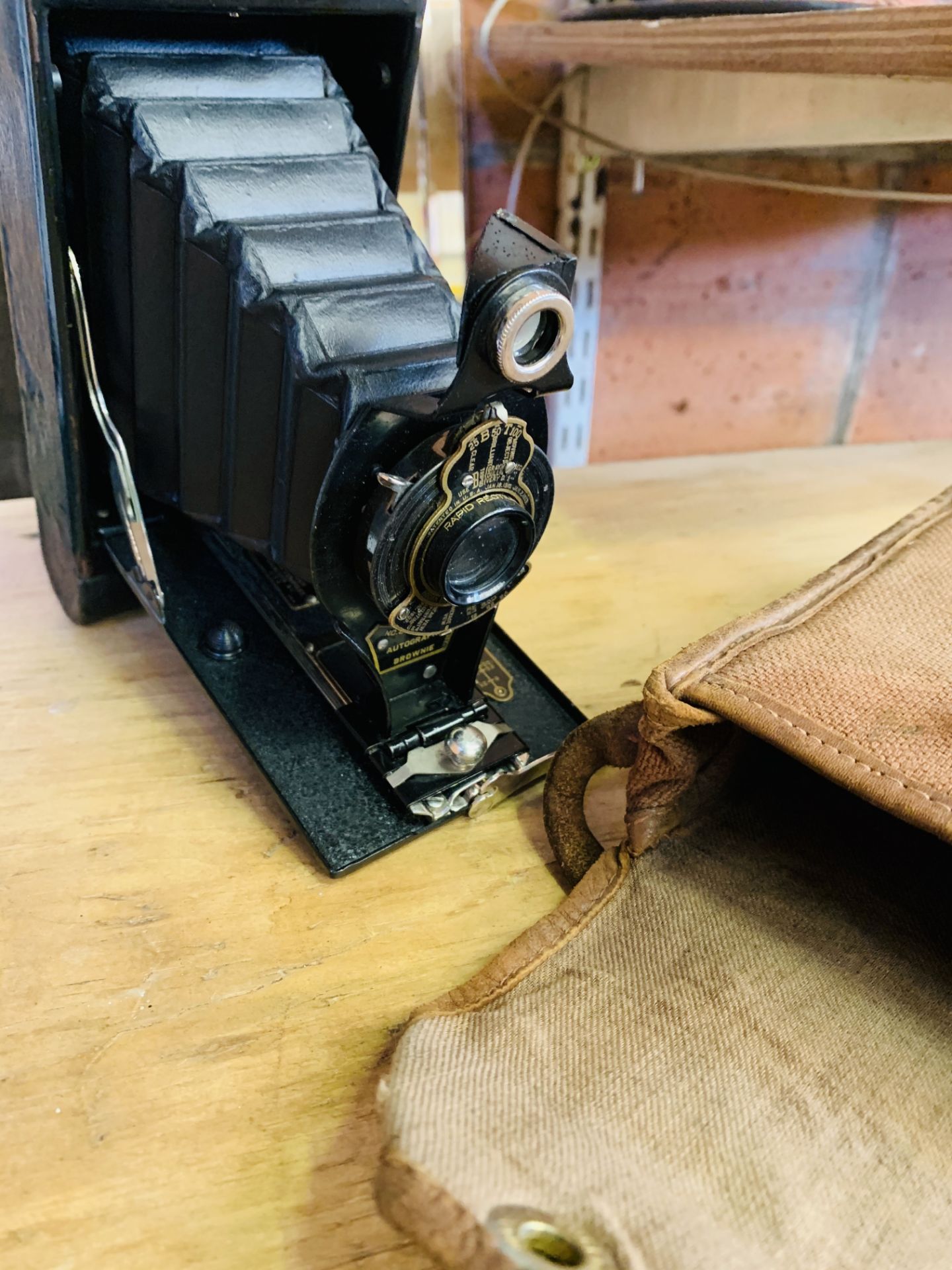 Two pairs of binoculars in leather cases. - Image 4 of 4