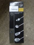 Set of 4 utensil sets. This item carries VAT.