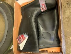 2 Pairs Newbuild2Pro safety wellingtons, size 11