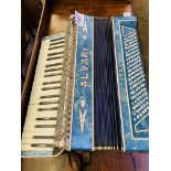 Alvari Italia accordion.