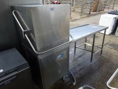 Classeq hydro 857 dishwasher and table