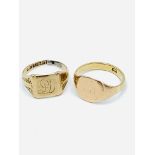 9ct gold signet ring, size T 1/2, weight 4.4gms; together with a 9ct gold signet ring.