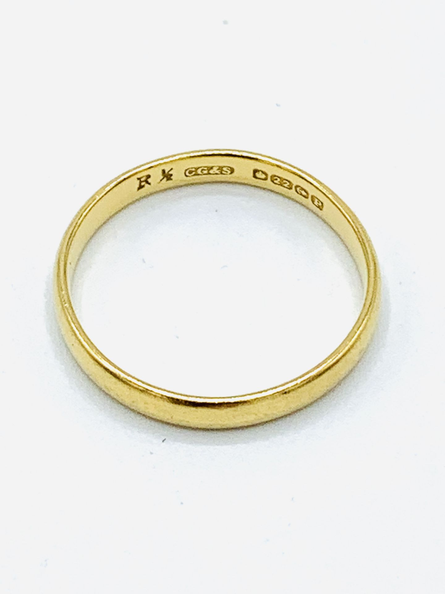 22ct gold band by C G & S. - Image 2 of 2