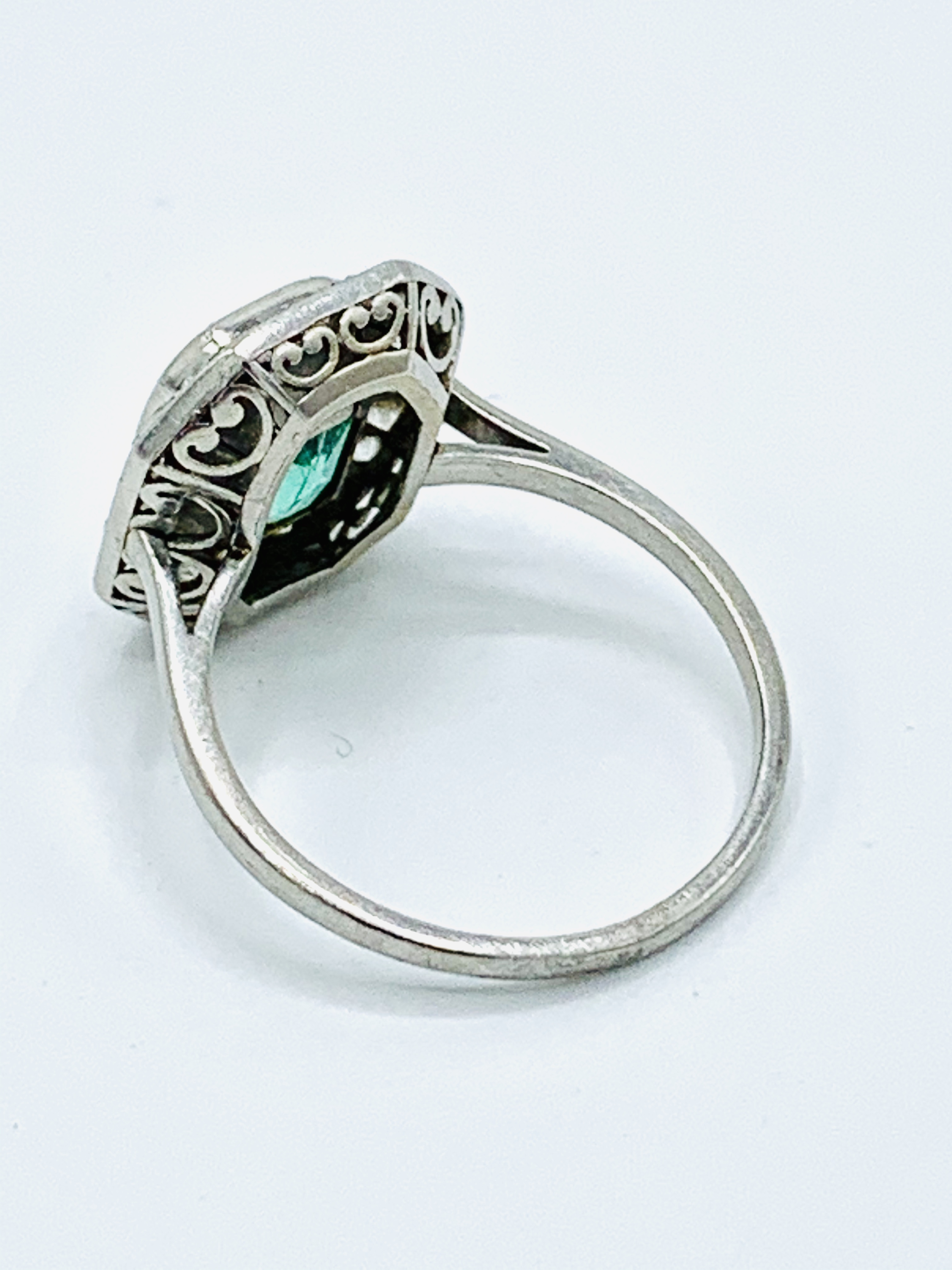 18ct white gold octagonal set Columbian emerald and diamond ring. - Image 5 of 5