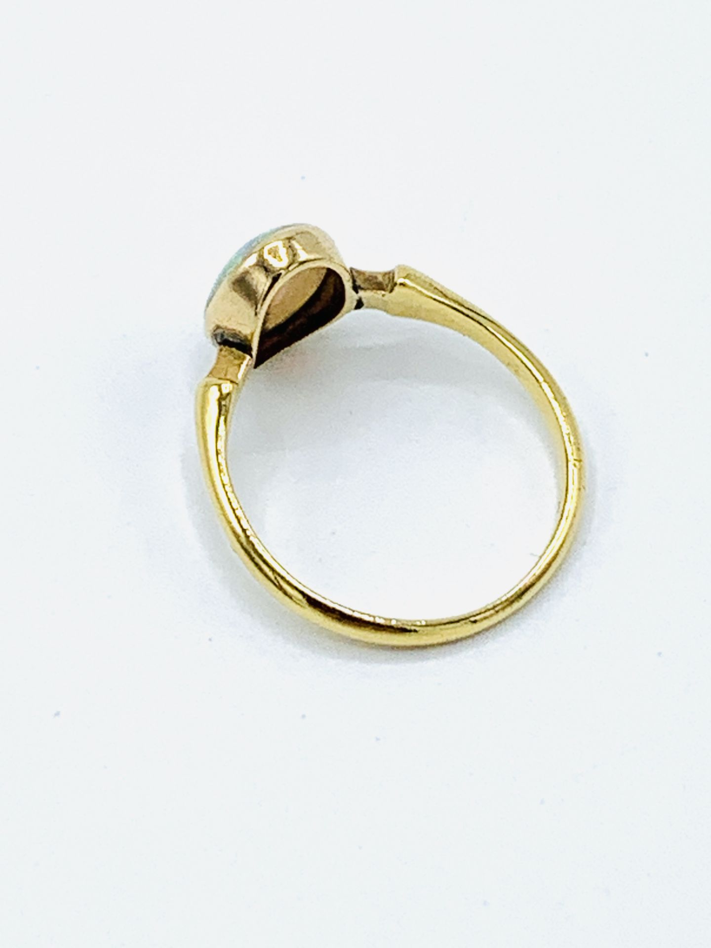 Gold set opal ring. - Image 3 of 4