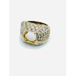 18ct gold and diamond ring.